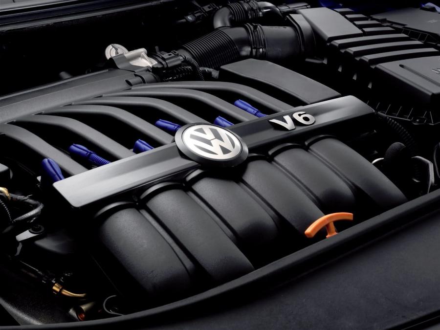  Volkswagen Passat R36 Variant 2007 года  (фото 3 из 23)